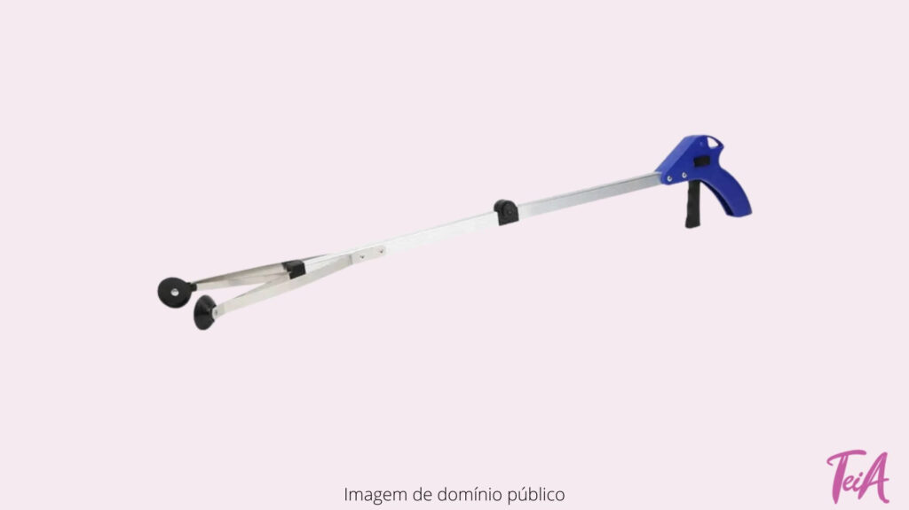 Pegador extenso possibilita, através de gatilhos que exigem pouca pressão, o alcance de objetos de forma prática e segura.