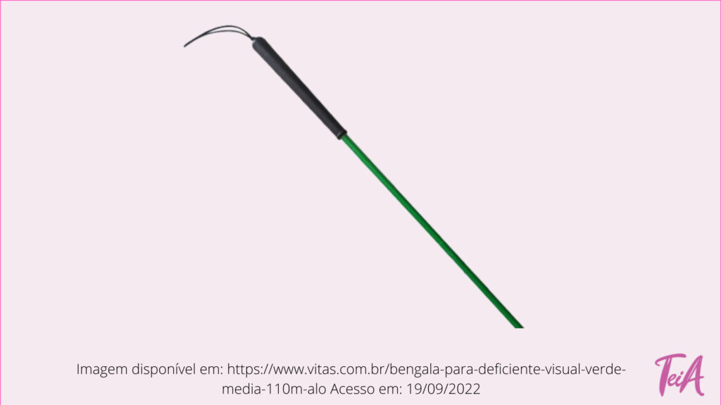 A bengala verde é usada por quem possui baixa visão ou visão subnormal. Essas pessoas têm sua função visual comprometida, mas conseguem utilizá-la para a execução de algumas tarefas.