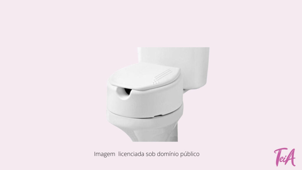 Os assentos elevados têm como público principal idosos e pessoas com limitação de mobilidade. Diminui a distância entre o usuário em pé e o assento.