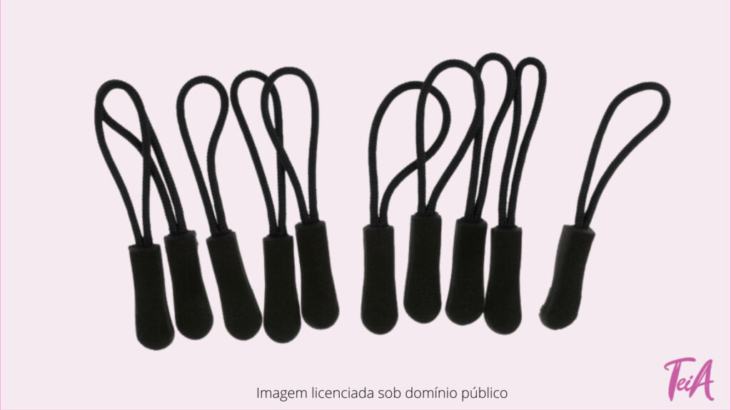 Tem o intuito de promover independência para as pessoas que possuem dificuldade ao vestir-se e despir-se, especialmente durante a etapa de pegar e puxar o cursor do zíper. Possui abas de encaixe facilmente adaptáveis ao cursor do zíper da jaqueta, casacos, calças, bermudas ou outras vestimentas com zíper. 