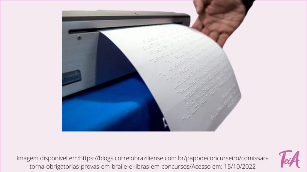 Esta ferramenta utiliza códigos do Sistema Braille impressos no papel para leitura tátil por pessoas com deficiência visual.